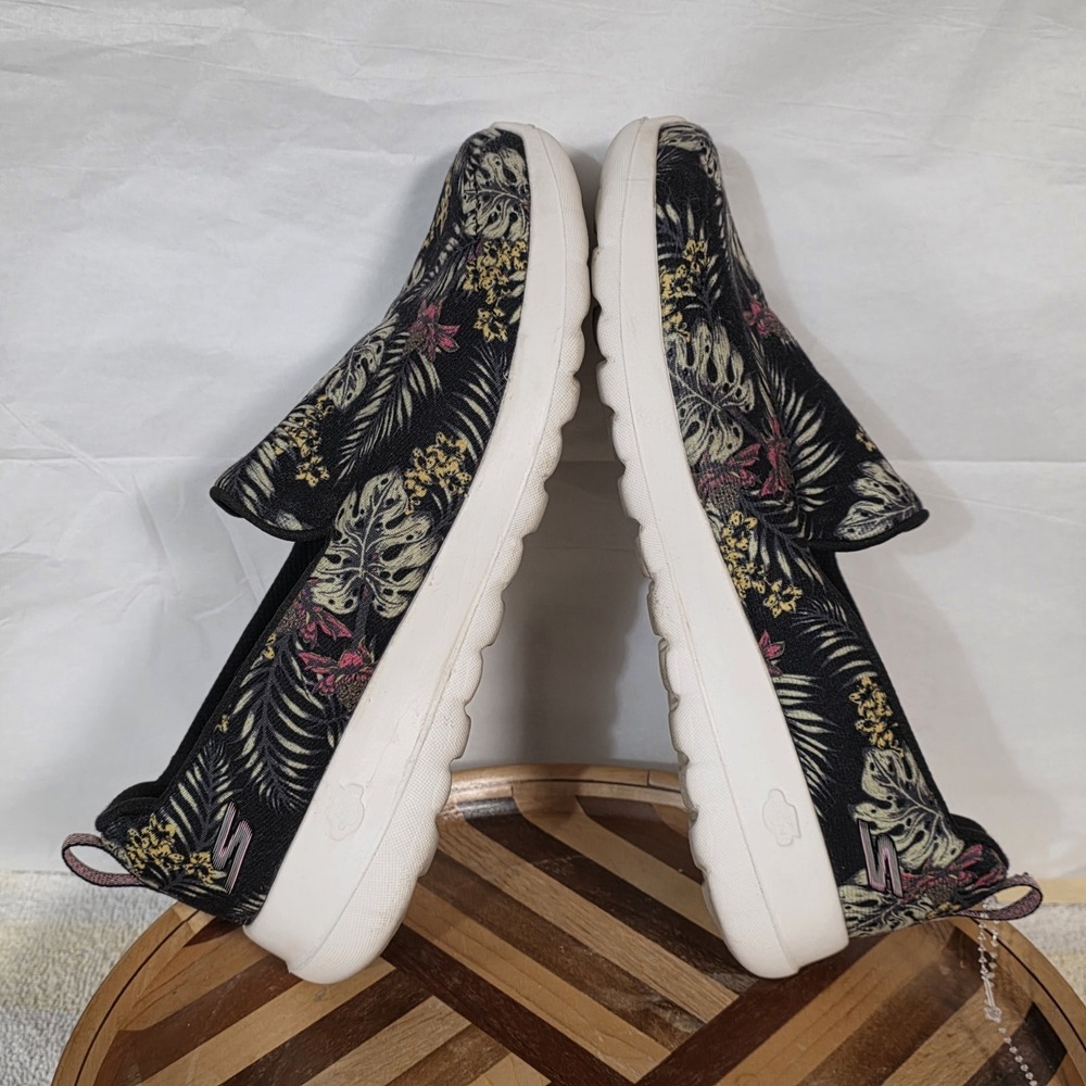 Skechers GoWalk Air Cooled Goga Mat Slip On Shoes Womens Size 8 Black Floral - Picture 14 of 15